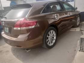 A picture of Mint grade 2012 Toyota venza Neat interior AC chills Double