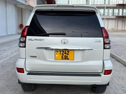 A picture of TOYOTA PRADO seven seater