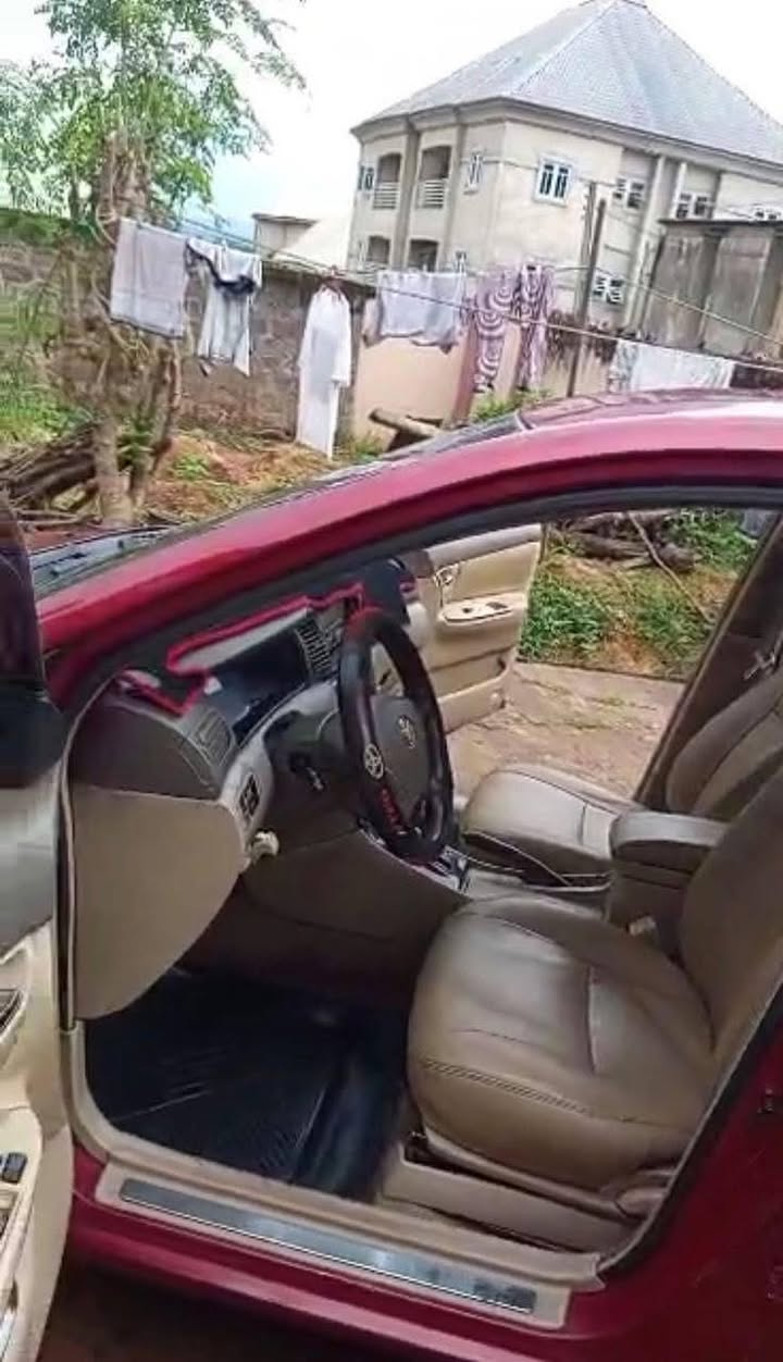 A picture of 2004 Toyota corolla