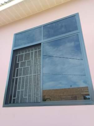 A picture of FUNDI WA KUTENGEZA MADISHA MILANGO NA MAKABATI AINA ZOTE KARIBUNI