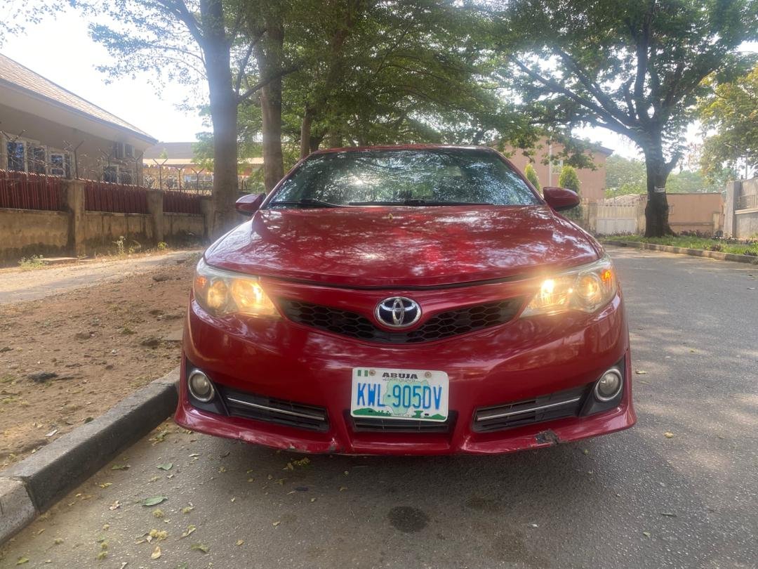A picture of 2013 Toyota camry se
