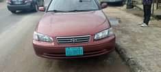 A picture of Toyota Camry AKA drop light
