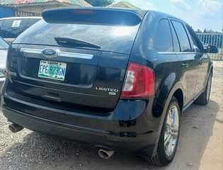 A picture of Fully loaded 2013 Ford Edge with AWD 3.5L V6 engine