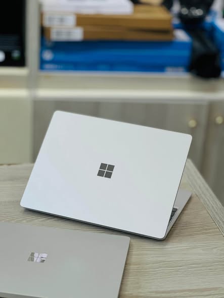 A picture of Surface Laptop Go 10th Gen BEI 750 000 WhatsApp http