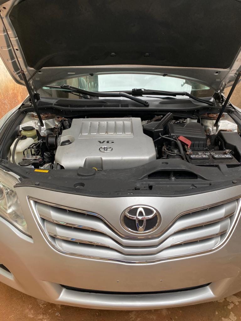 A picture of 2010 camry toks