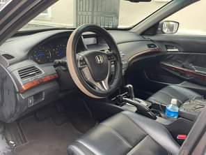 A picture of tokubo standard This is brand standard Honda crosstour 2011 model