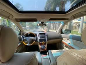 A picture of BELGIUM ESCAPE LEXUS RX330 2004 2005 MODEL FIRST BODY WITH