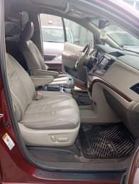 A picture of SMARTAUTOS 2013 MODEL Toyota Sienna V6 Engine very silent Gear
