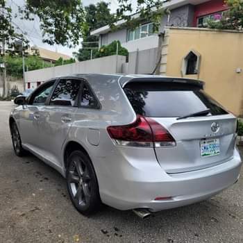 A picture of Toyota venza 2010