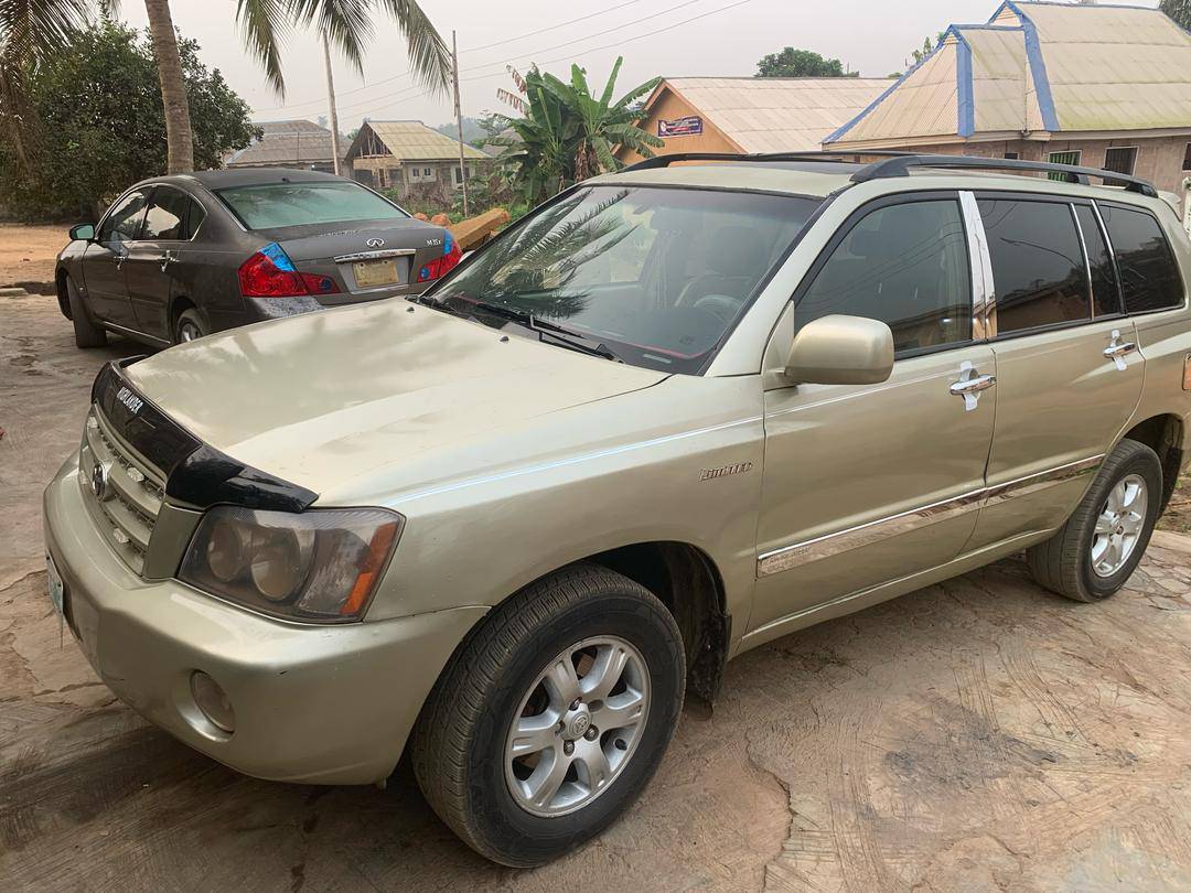 A picture of Distress Sale Alert ileya sale promo awooffff rush now B4