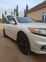 A picture of 2012 crosstour super sharp registered wit no single issue price
