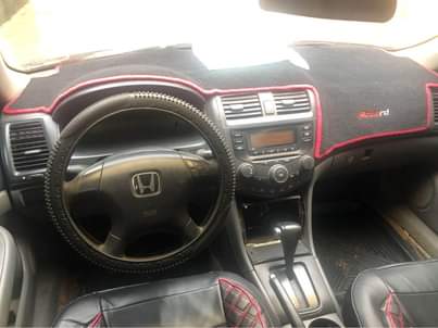 A picture of Honda Accord 04
