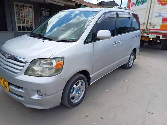 A picture of TOYOTA NOAH NEW SHAPE NAIUZA MIL 7 8 0743435416