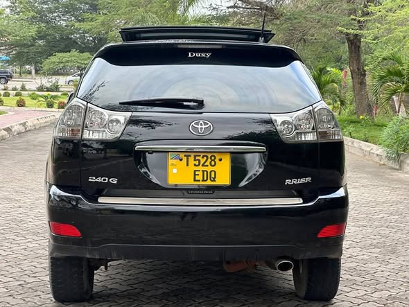 A picture of TOYOTA HARRIER NEW