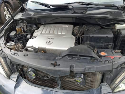 A picture of Lexus Rx350 2009 model 4 sale Clean body and interior