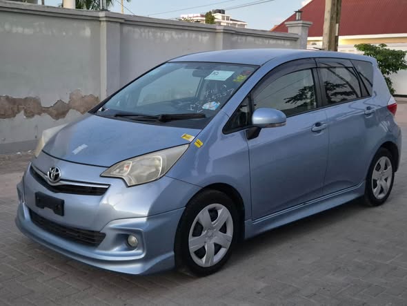 A picture of TOYOTA RACTIZ 2012
