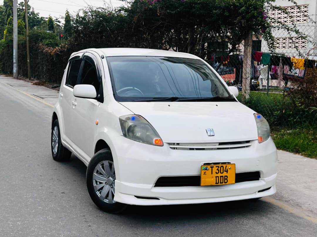 A picture of Toyota Passo Price Bei 5 9mil 1KR Cc 1000 Full