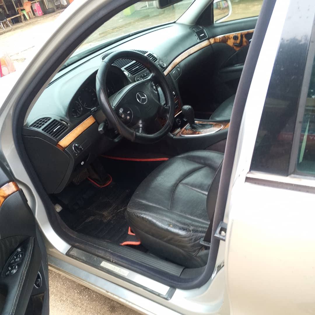 A picture of Mercedes Benz E 320 2004 model