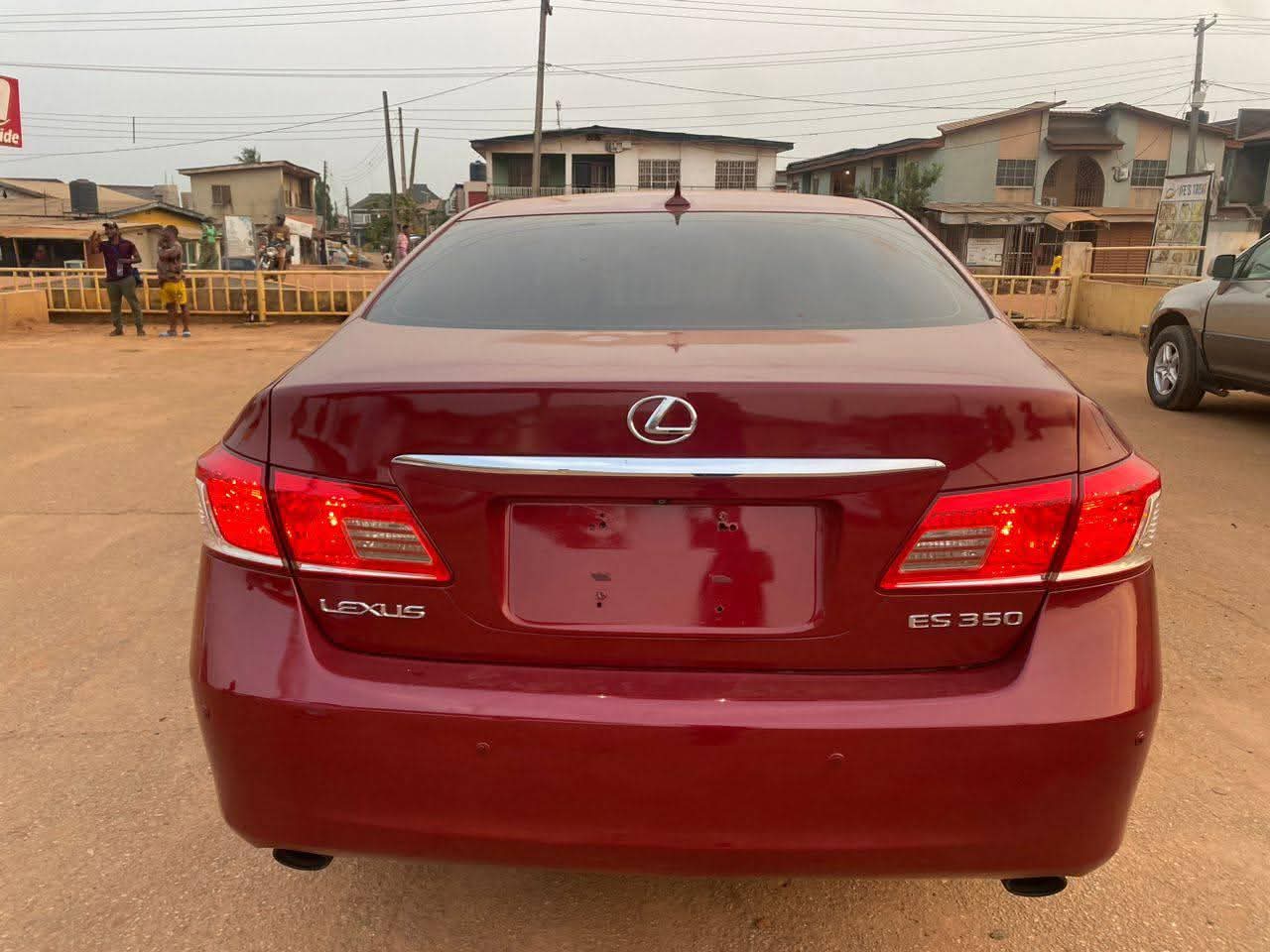 A picture of Es350 Lexus 2011 model