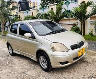 A picture of TOYOTA VITZ OLD