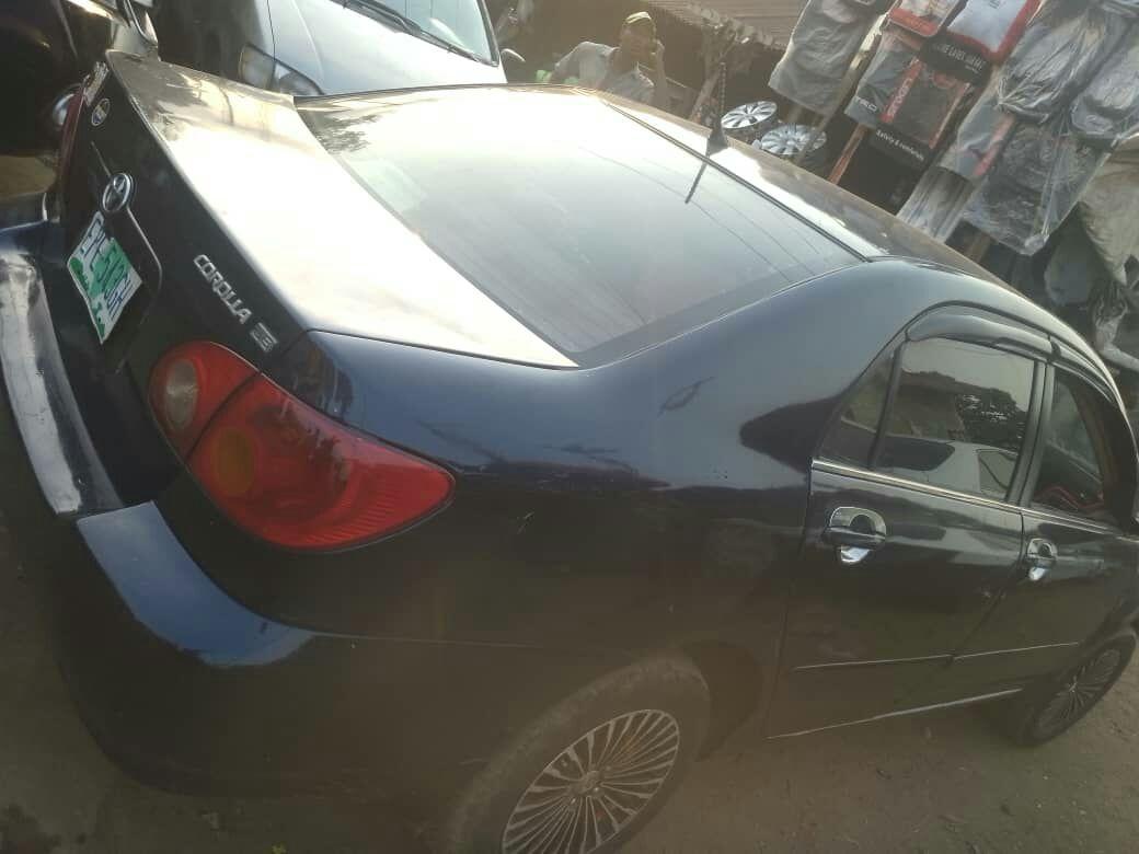 A picture of 2005 Toyota corolla