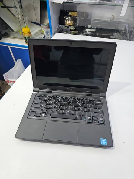 A picture of Dell latitude 3160