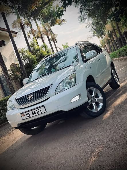 A picture of TOYOTA HARRIER