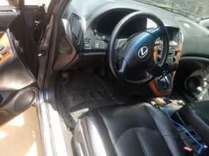 A picture of 2003 lexus Rx 300 engine gear and break in condition
