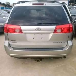A picture of 07073105679 Auction Auction Auction Brand 2004 TOYOTA SIENNA FOR SALE