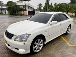 A picture of Crown Athlete gari kali saaana Bei ml 13 No 0718466767