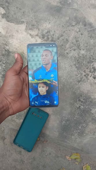 A picture of SAMSUNG S10 PLUS