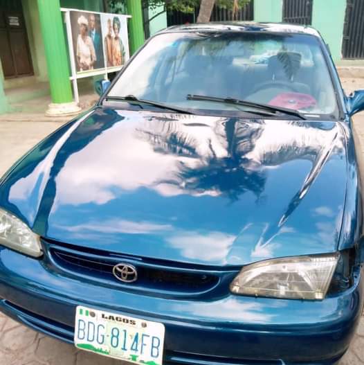 A picture of Toyota corolla 2001 model