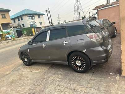 A picture of Toyota matrix