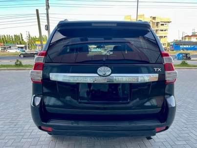 A picture of Land cruiser Prado 150 gari ni mpya price 160m No