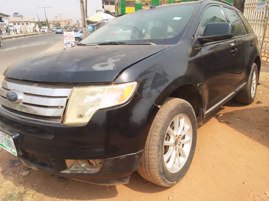 A picture of Registered 2008 FORD Edge first body pan money needed Urgently