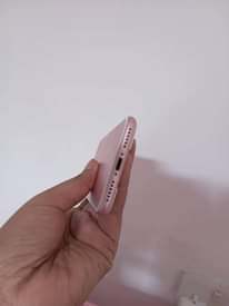 A picture of iphone 7 GB 128 Haina kipengele chochote