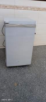 A picture of Nauza fridge yang single door offer lak 170k
