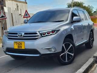 A picture of TOYOTA KLUGER NEW MODEL BEI MILIONI 55
