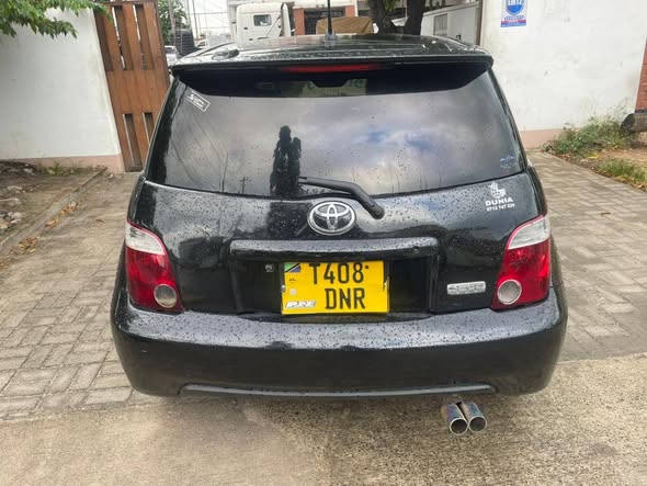 A picture of TOYOTA IST BLACK COLOUR YEAR 2004 FULL AC GARI HAINA