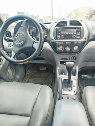 A picture of 2004 RAV4 Pure first body Everything very intact Untouched engine