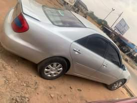 A picture of 2004 Toyota Camry 2004 Le