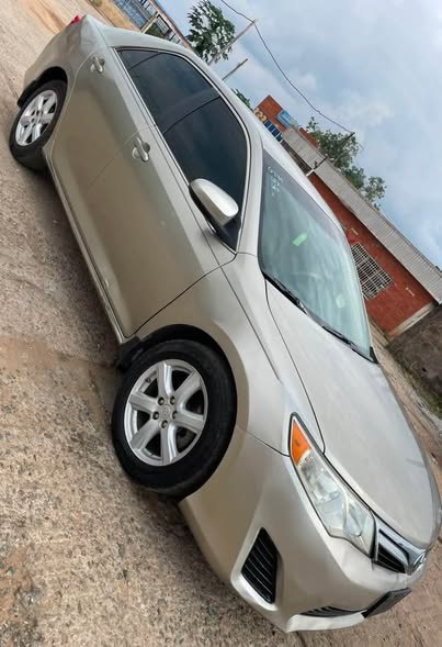 A picture of TOYOTA CAMRY 2013