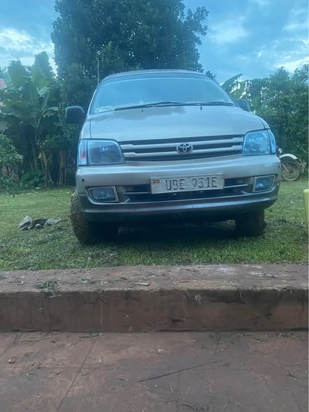 A picture of Toyota noah