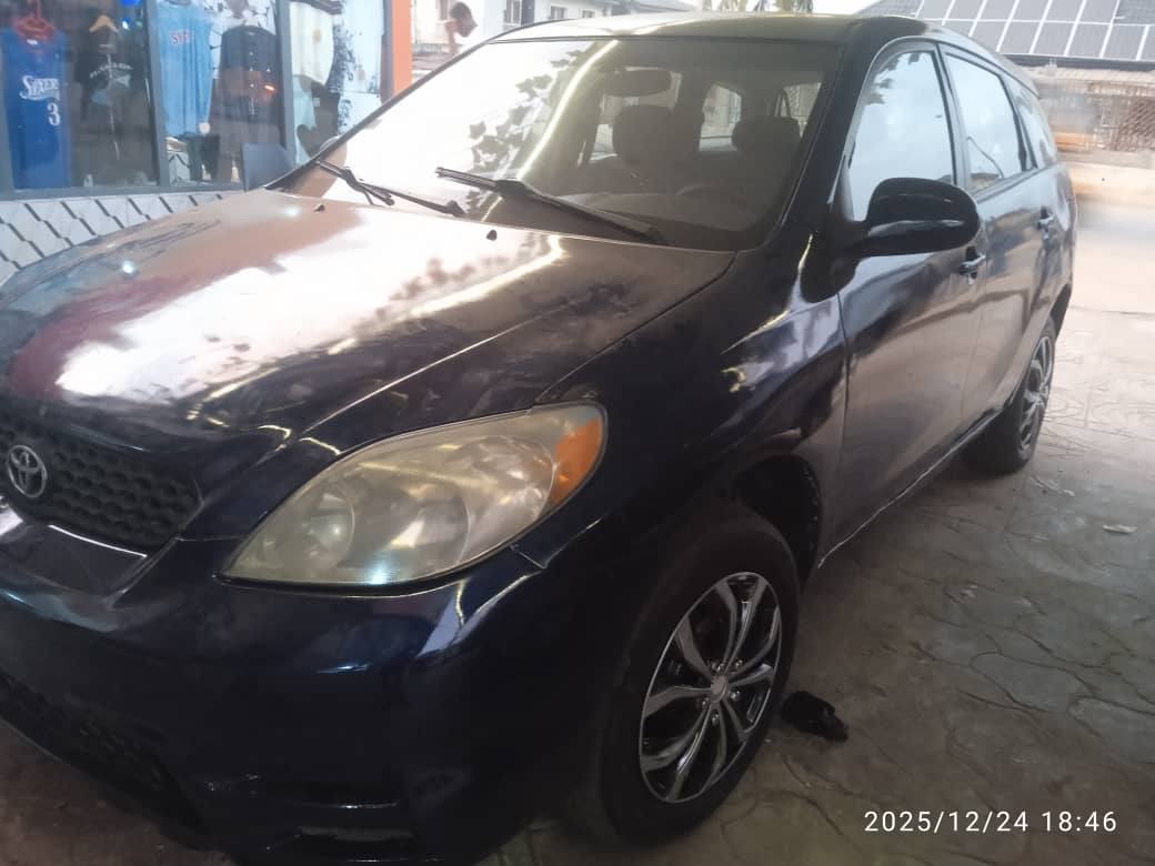 A picture of Toyota matrix