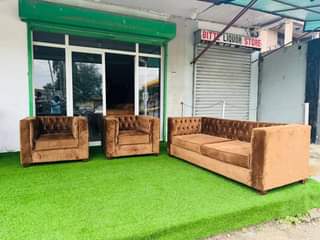 A picture of Sofa kaliii sanaaa zmenyooka sanaaa