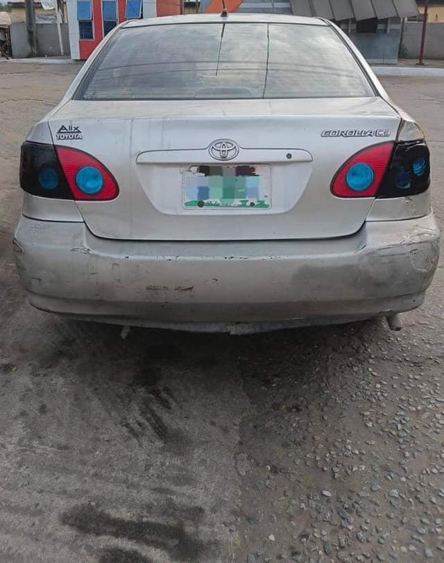 A picture of Toyota Corolla 04