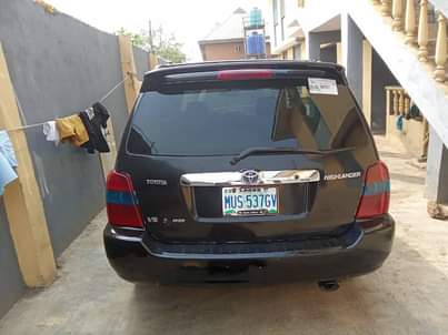A picture of 3row seater Highlander 09025647544