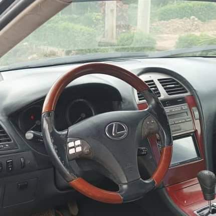A picture of Lexus Es 350 Nija used Just landing now now from