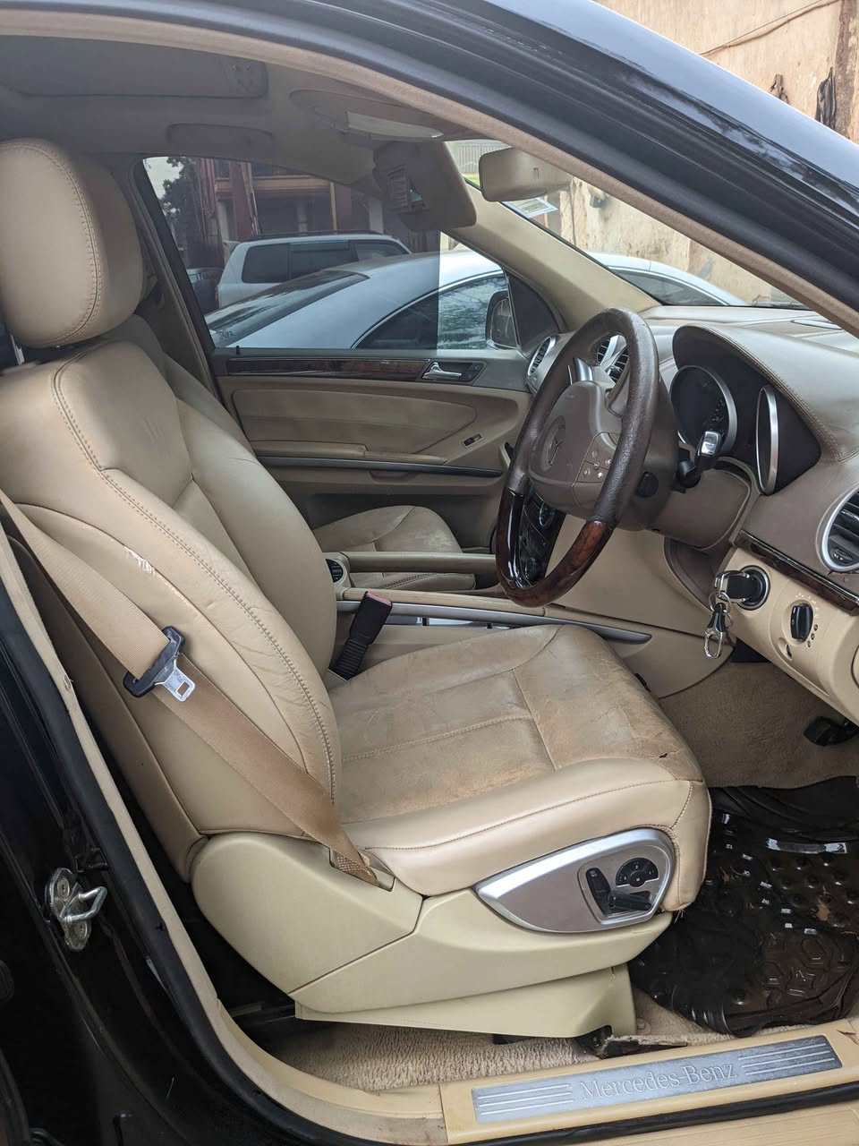 A picture of Mercedes Benz GL500