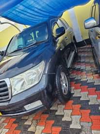 A picture of Toyota Land Cruiser V8 Auto Diesel Inauzwa Bei 85M Call
